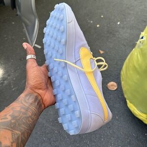 Nike Athletic Shoes White and Yellow